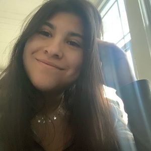 Meet your Posher, Agustina